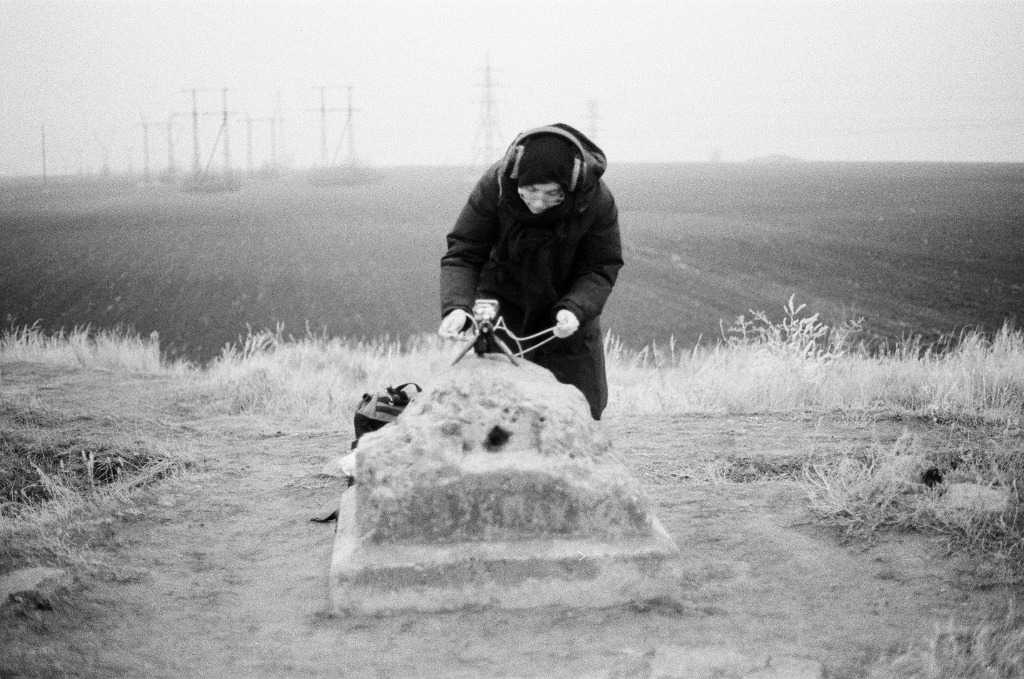 Recording the Hostra Mohyla Kurgan, Dnipro region. Photo by Oksana Pohrebennyk
